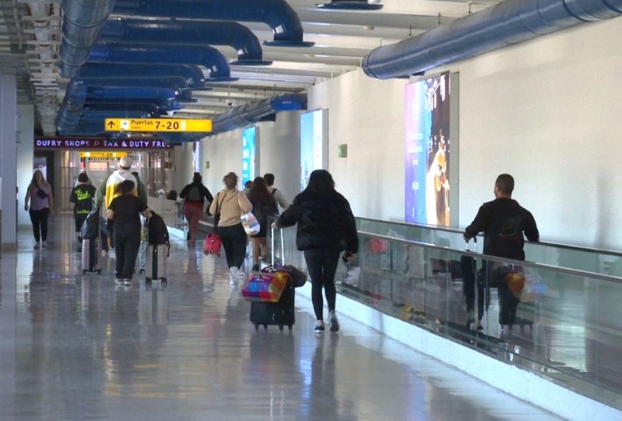 Pasajeros en el aeropuerto de Vallarta