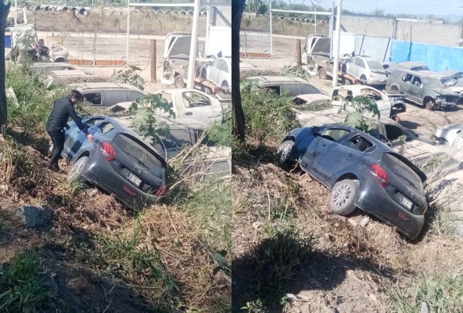 Auto en barranco por la zona de La Desembocada