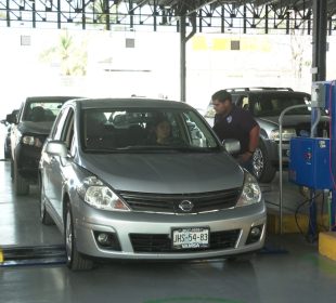 Carro en el Verificentro