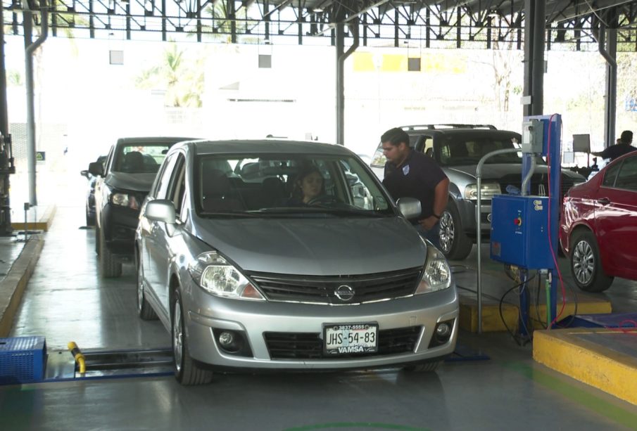 Carro en el Verificentro