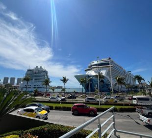 Cruceros en marina de Puerto Vallarta