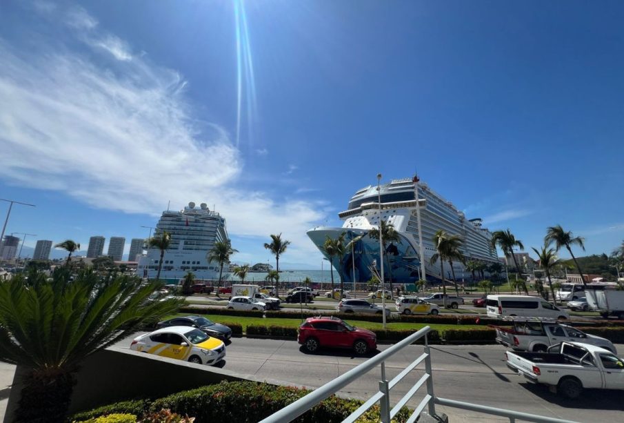 Cruceros en marina de Puerto Vallarta