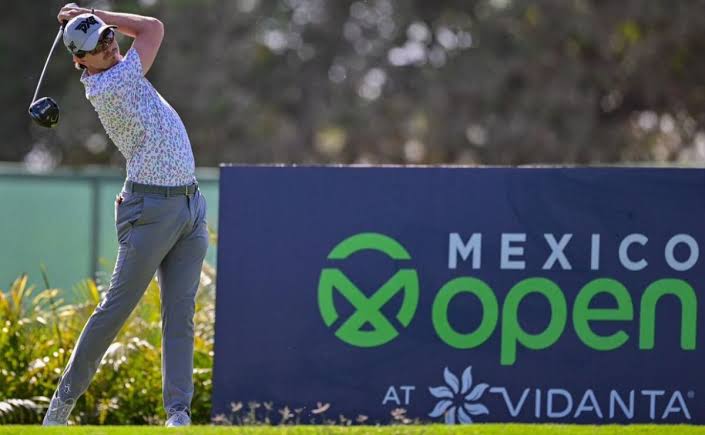 Golfista participando del Mexico Open at Vidanta 2024