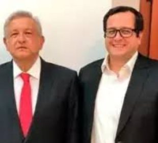 AMLO y su hijo José Ramón.