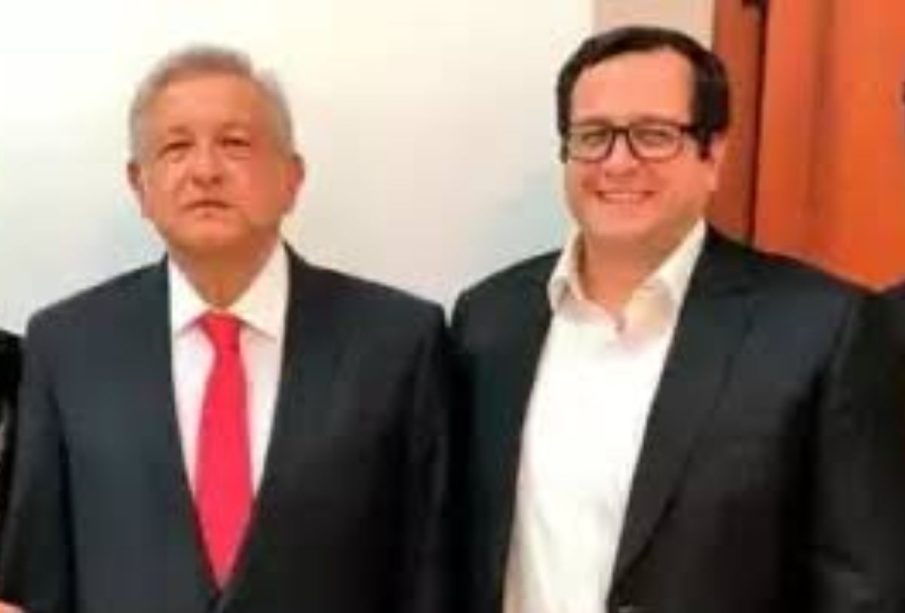 AMLO y su hijo José Ramón.