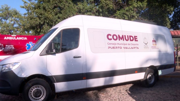 Nueva camioneta para COMUDE