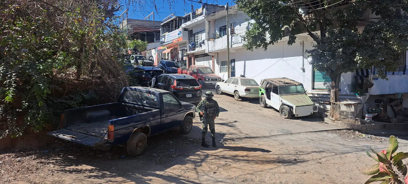 Personal de la Ejército custodiando gimnasio en El Coapinole