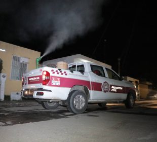 Protección Civil de Bahía de Banderas fumigando