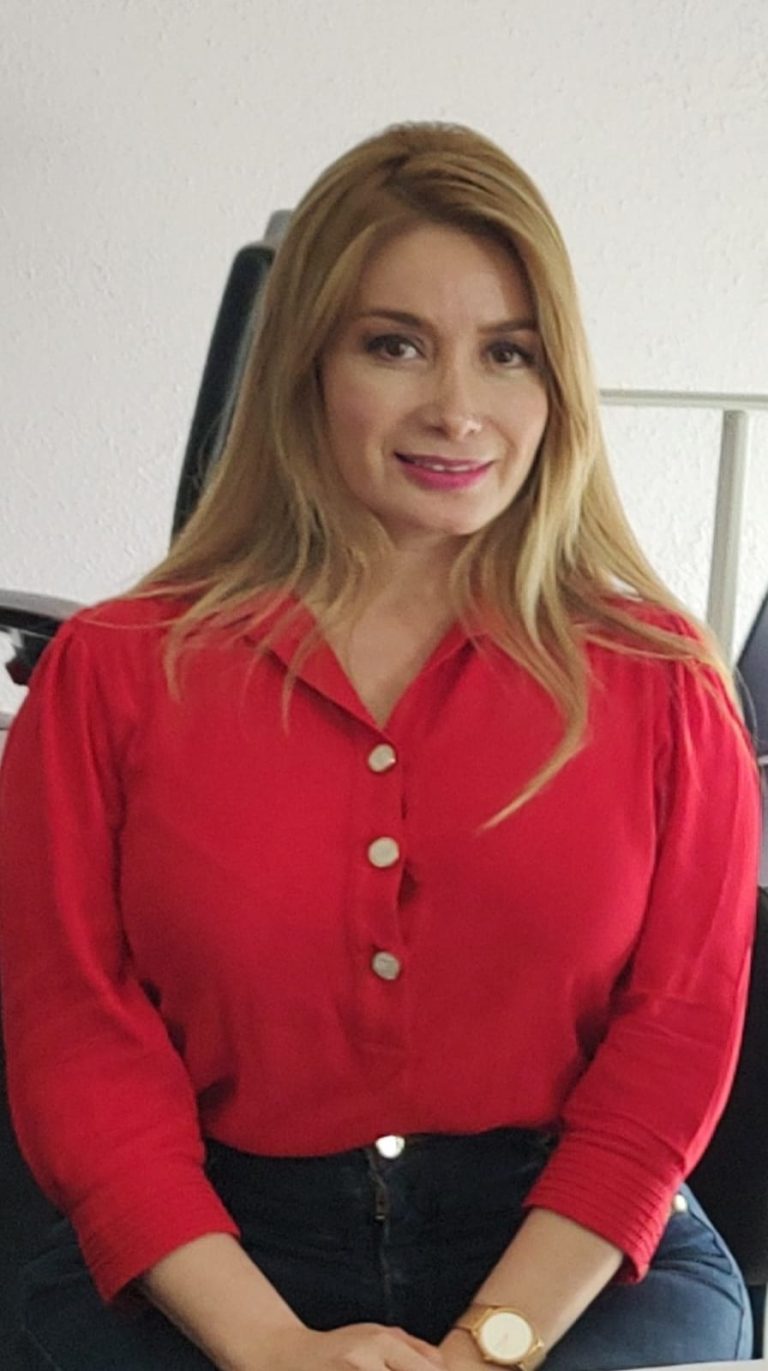 Rosalba Paola Torres Medina, jefa de Proveeduría