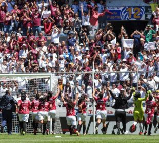 Selección femenil durante partido