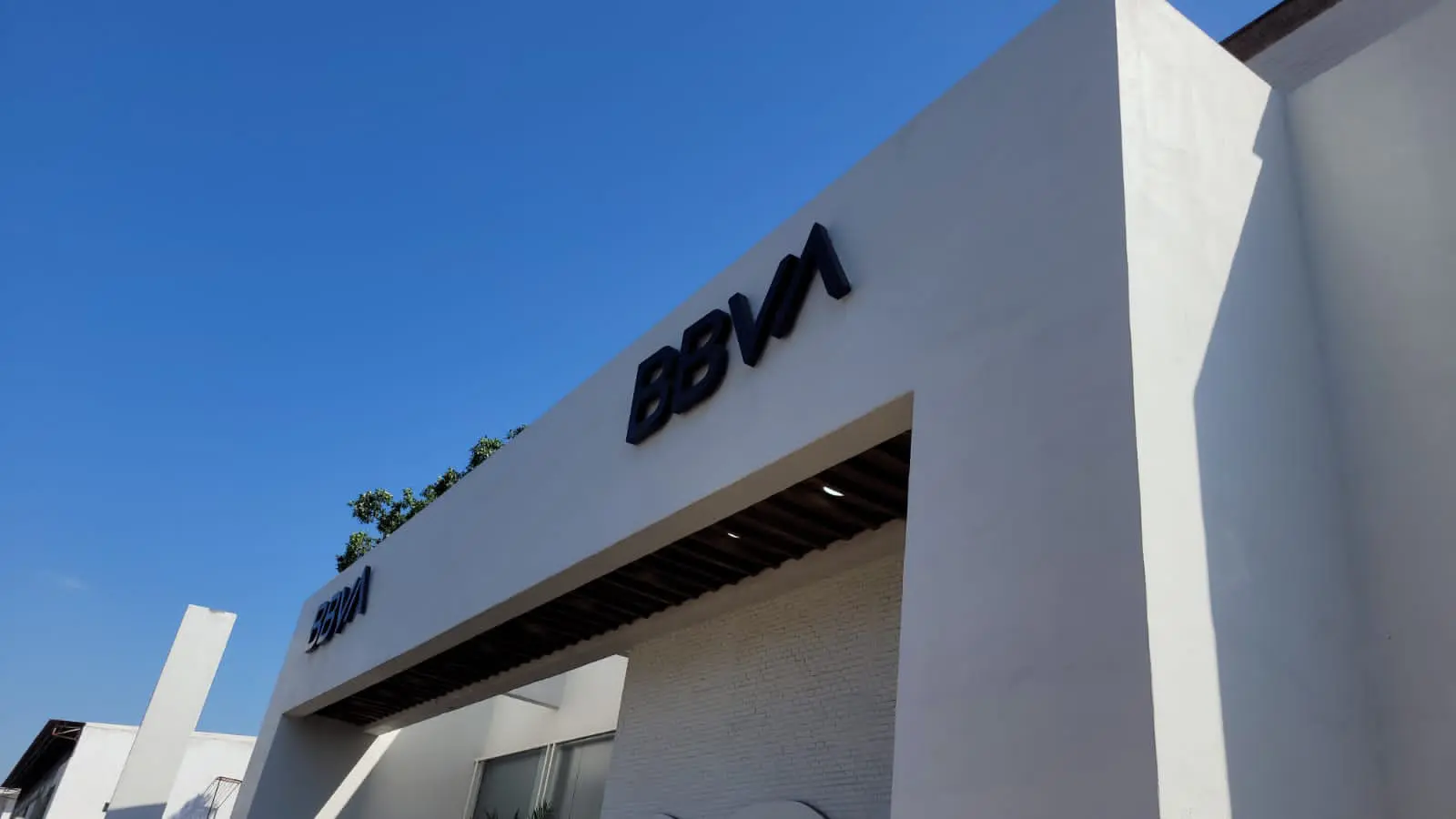 Sucursal de BBVA asaltada