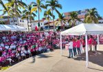 Vallartenses reunidos en plaza por marcha