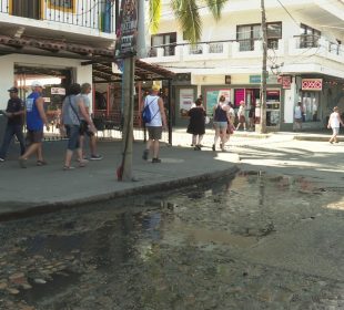 Aguas negras en la colonia Emiliano Zapata