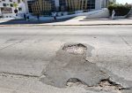 Bache en cruce de circulación de El Pitillal