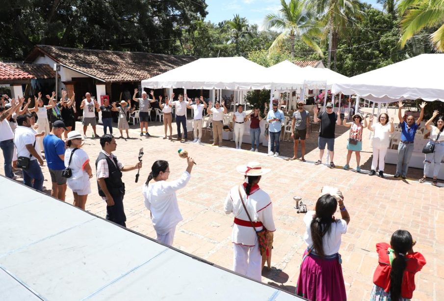 Ceremonia de primavera en Puerto Vallarta