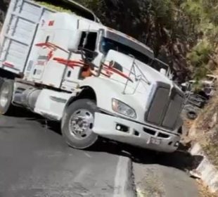 Cerrada totalmente la carretera federal libre Guadalajara-Tepic