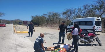 Ciclista extranjero fue atropellado en la carretera a Punta de Mita