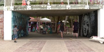 Comercios en el malecón