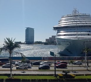 Crucero en marina de Puerto Vallarta