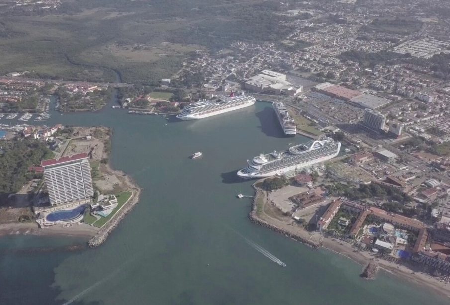 Cruceros en la bahía de Vallarta