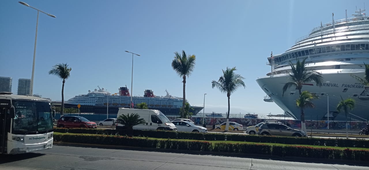 Cruceros en la marina