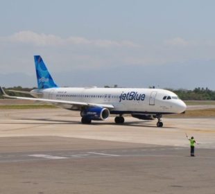 Dejará de operar vuelo de Los Ángeles a Vallarta de JetBlue