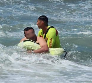 Guardavidas de Bahía de Banderas salvan a ocho personas
