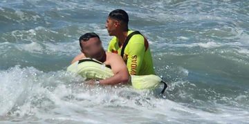 Guardavidas de Bahía de Banderas salvan a ocho personas