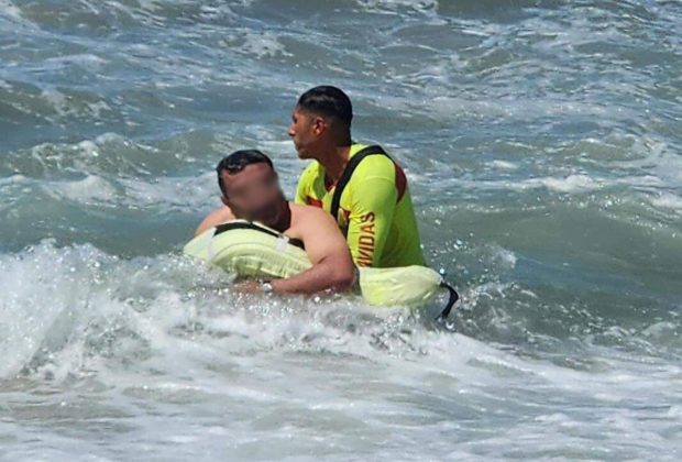 Guardavidas de Bahía de Banderas salvan a ocho personas