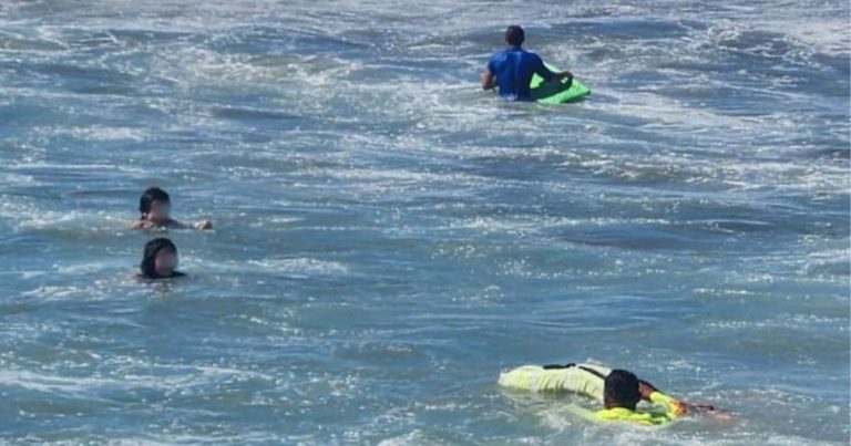 Guardavidas de Bahía de Banderas salvan a ocho personas