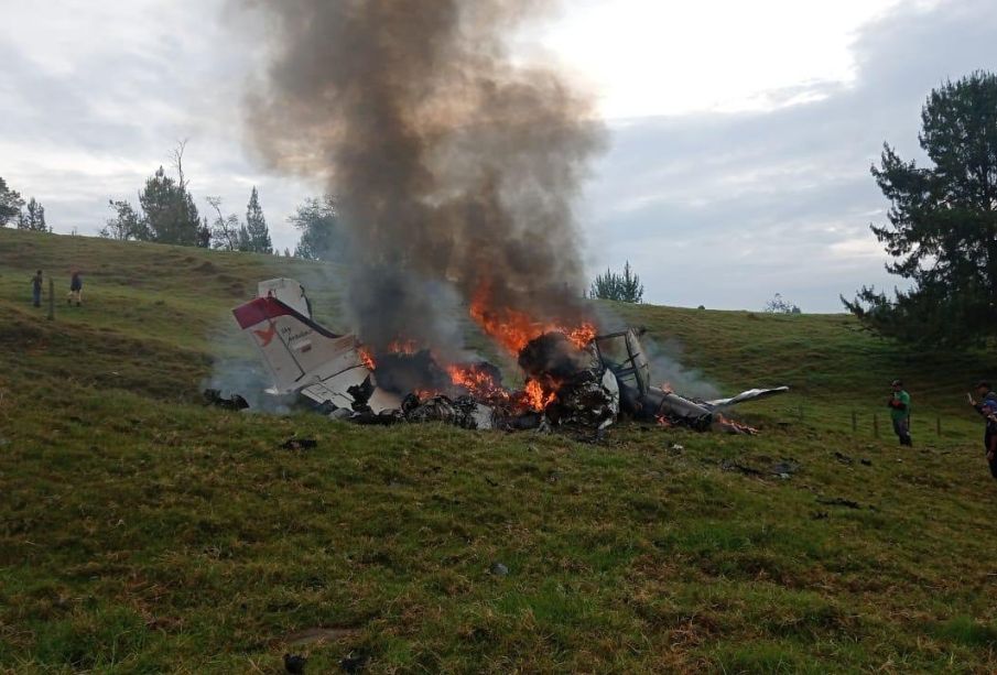 (VIDEOS) Ambulancia aérea se desploma en Colombia; muere toda la tripulación