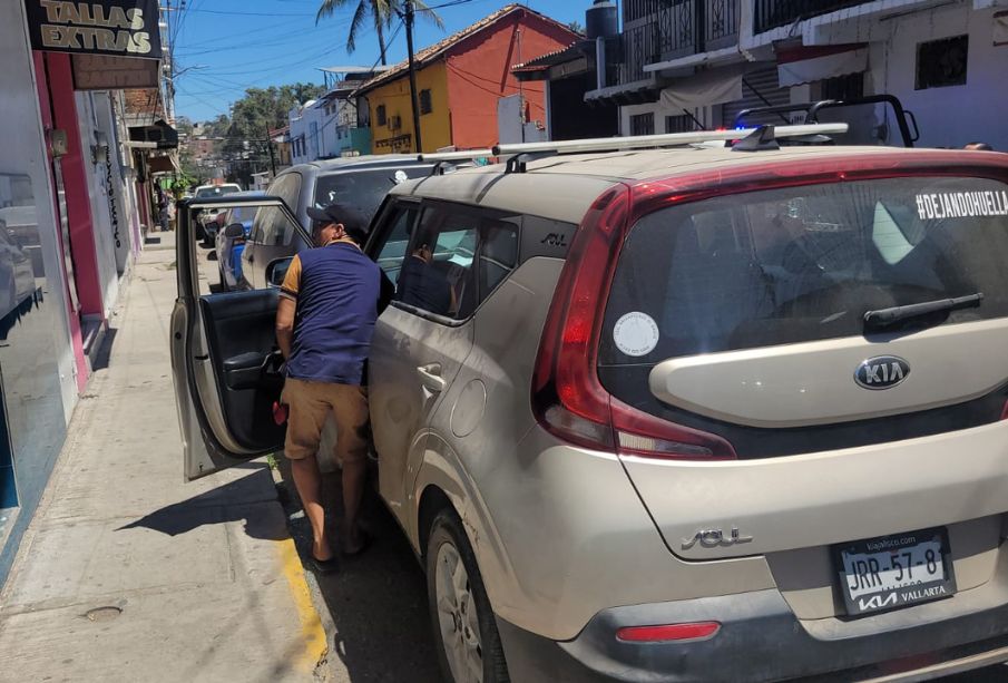 Roban a mano armada 70 mil pesos a mujer en El Pitillal