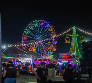 Juegos mecánicos en Feria Ganadera 2024