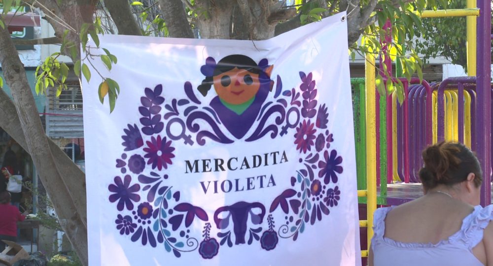 Lona del Mercadito Violeta