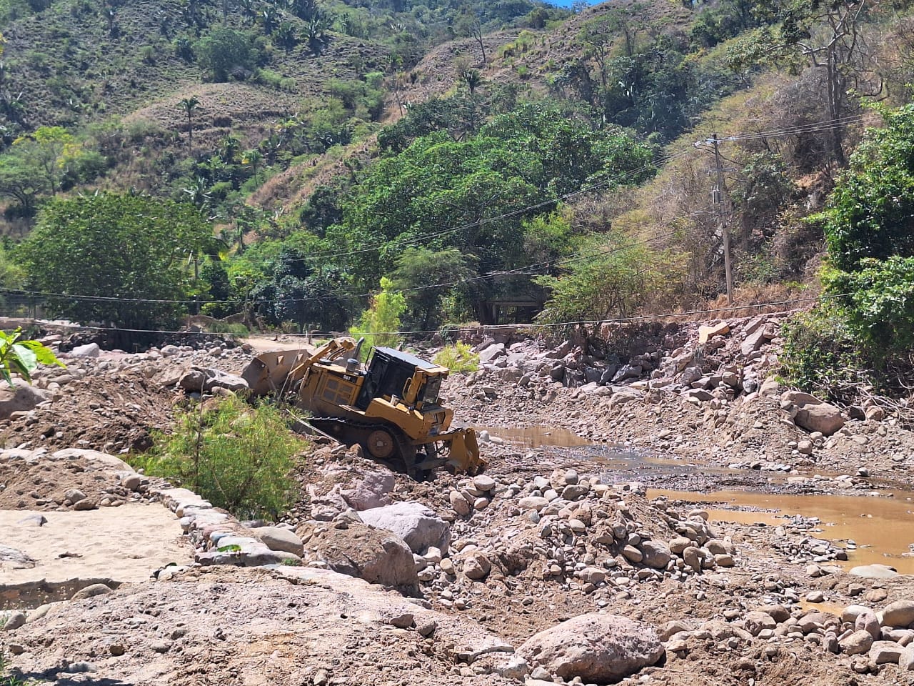 SEAPAL deja plantados a vecinos de Playa Grande después de querer parar sus obras