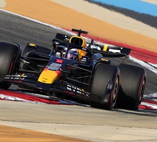 Max Verstappen, de Red Bull Racing en pista