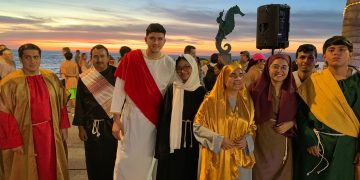 Participantes de viacrucis