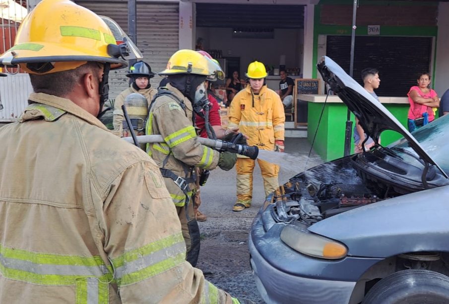 Se incendió un auto en El Pitillal