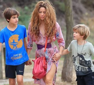 Shakira y sus hijos Milán y Sasha