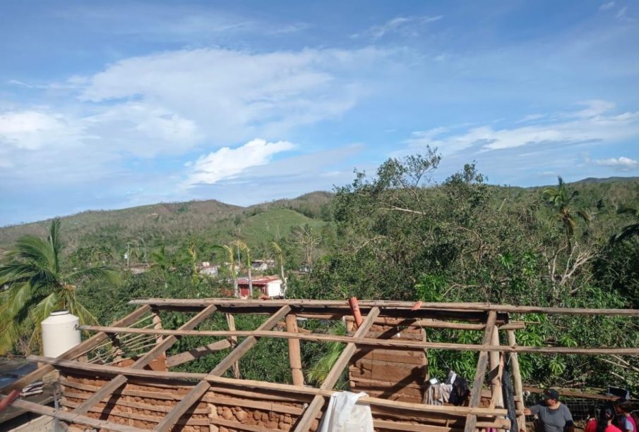 Tejado de casa destruido