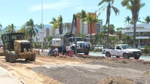 Caos por obras en boulevard Medina Ascencio; hoy también cerraron carril central