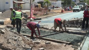 Caos por obras en boulevard Medina Ascencio; hoy también cerraron carril central