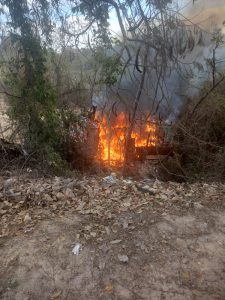 (VIDEO) Incendio arrasa con choza en Bosques del Progreso, Puerto Vallarta