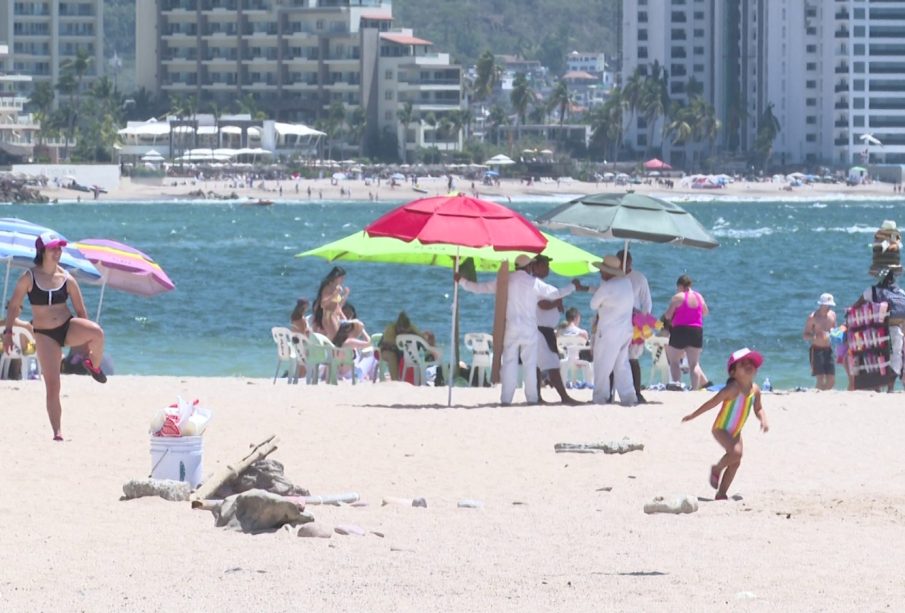 Aumenta número de visitantes en las playas de Vallarta