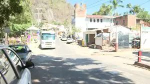 Alumnos no van a la escuela porque no pasa el camión Paso Ancho, aseguran padres