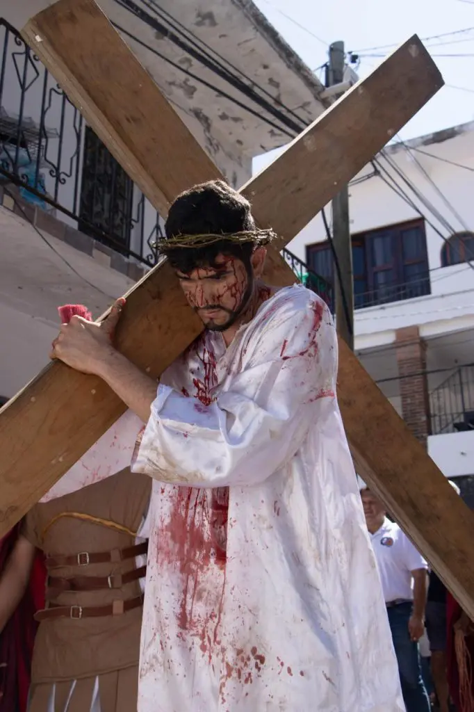 Centro de Puerto Vallarta revive la Pasión y muerte de Jesucristo