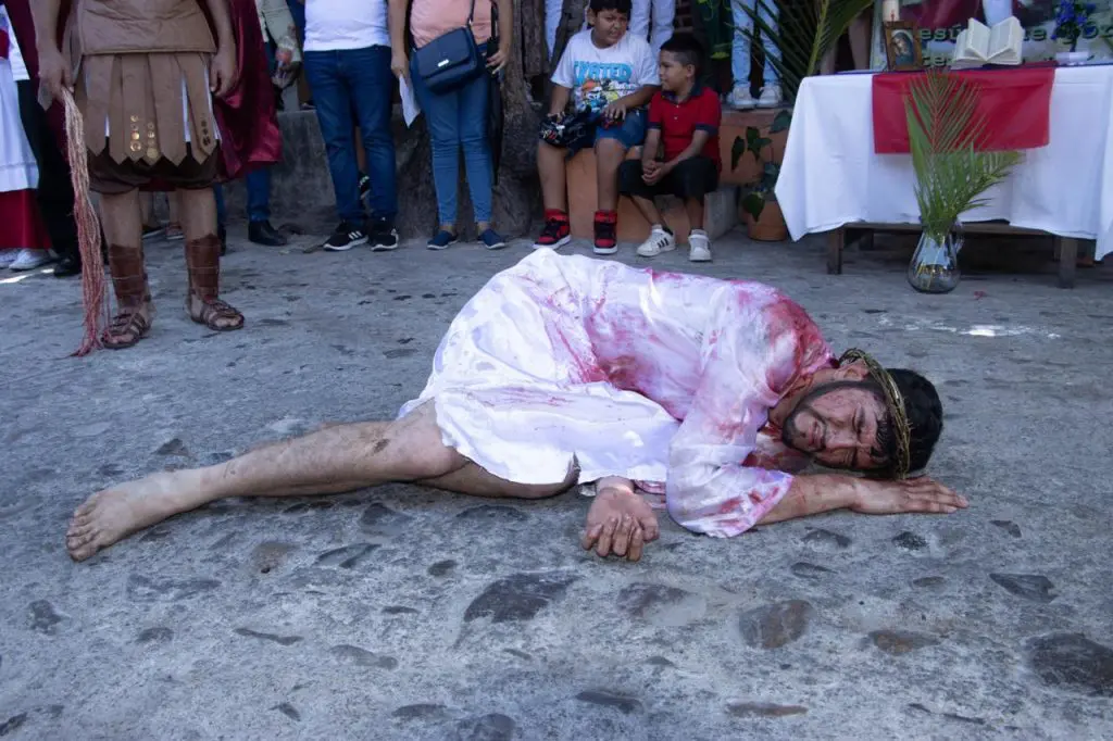 Centro de Puerto Vallarta revive la Pasión y muerte de Jesucristo