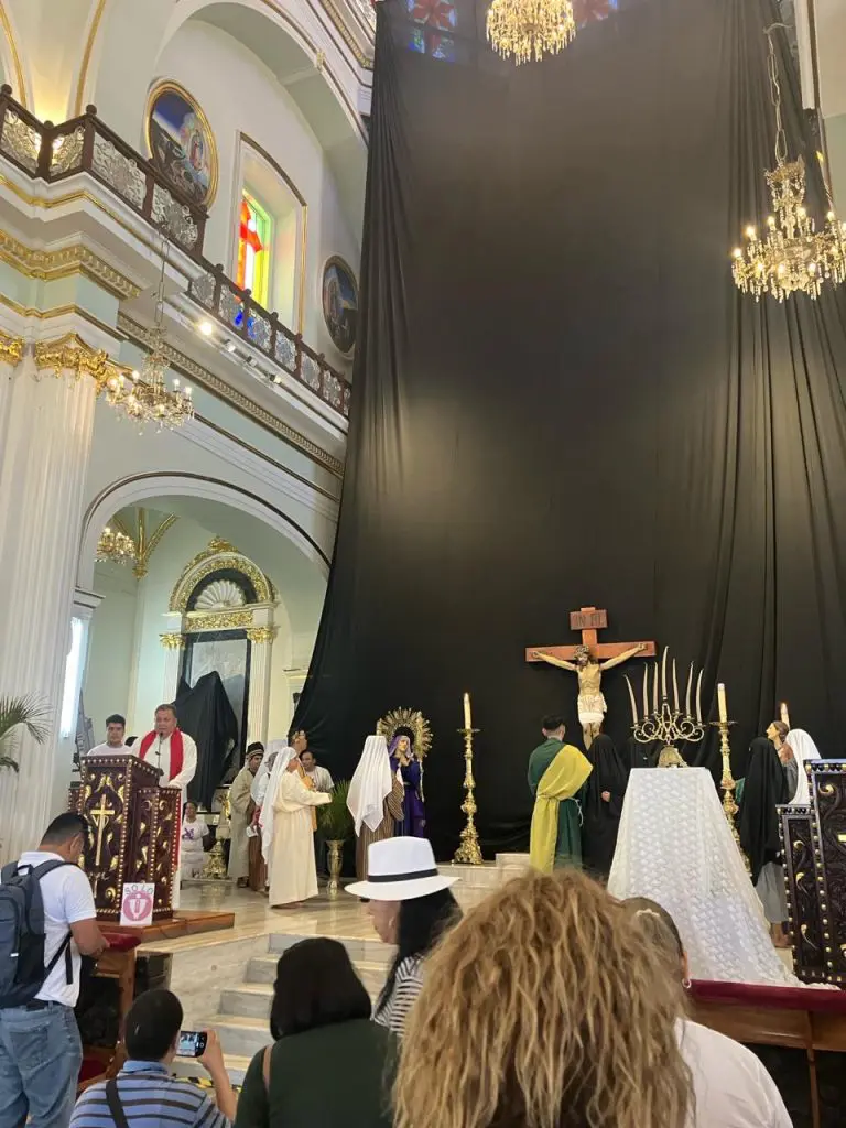 Centro de Puerto Vallarta revive la Pasión y muerte de Jesucristo