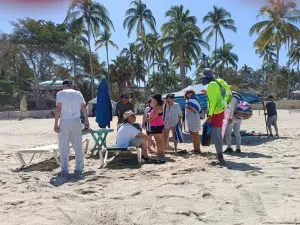 Guardavidas de Bahía de Banderas salvan a 11 personas de ahogarse