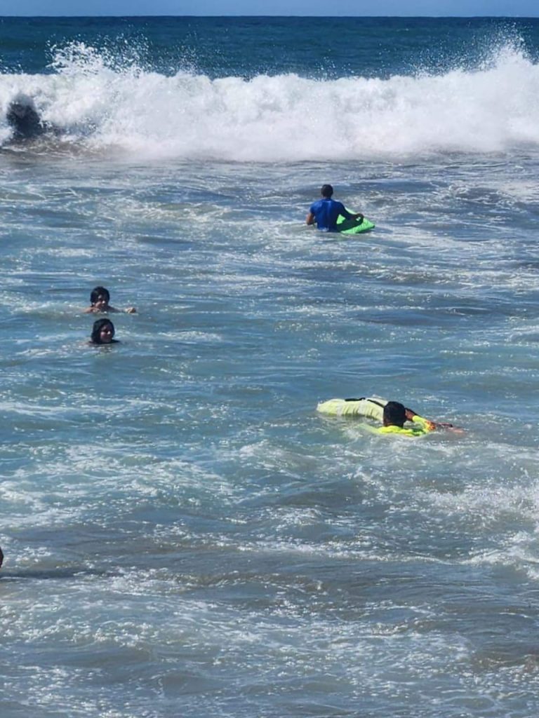 Guardavidas de Bahía de Banderas salvan a 11 personas de ahogarse